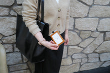 Load image into Gallery viewer, KONSTELLA ID · PASS Case-Vertical- (Black)