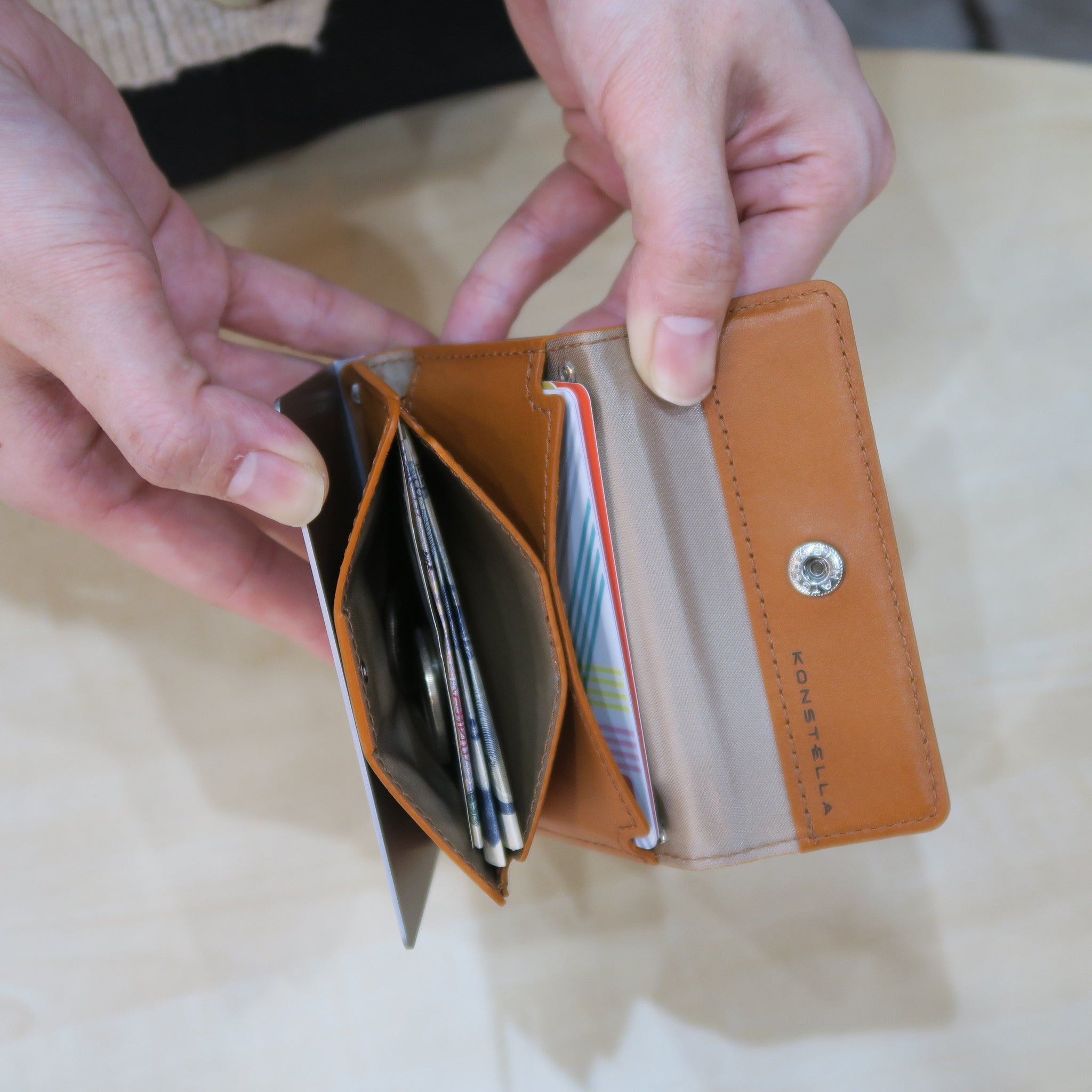 KONSTELLA Compact Wallet (Black)