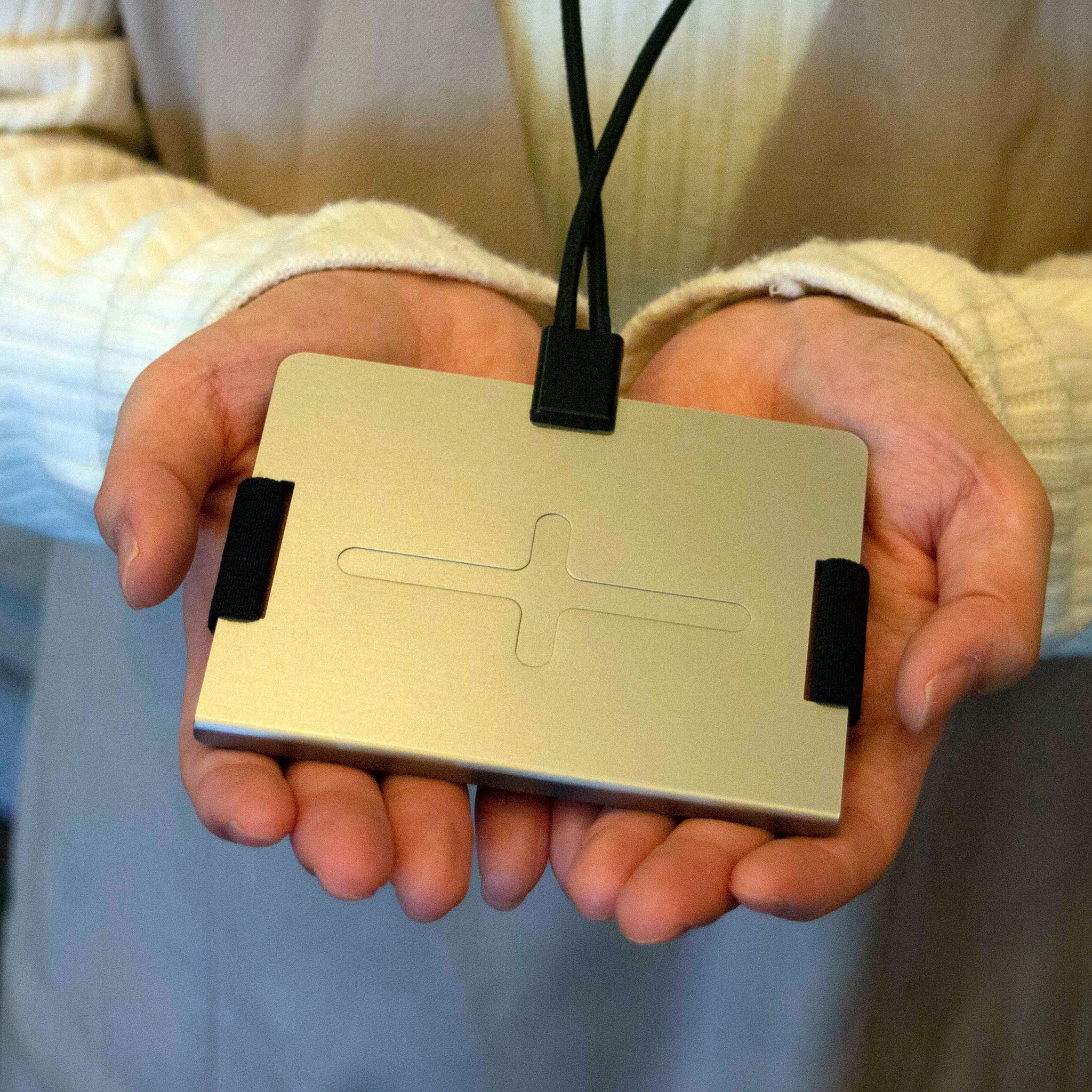 ★美品★　EDWIN ガスステーションパズル KONSTELLA ID・パスケース -ヨコ-（シルバー） | 東洋スチール